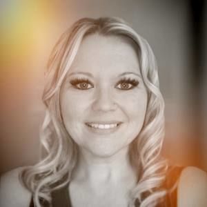 Meet your Posher, Angee